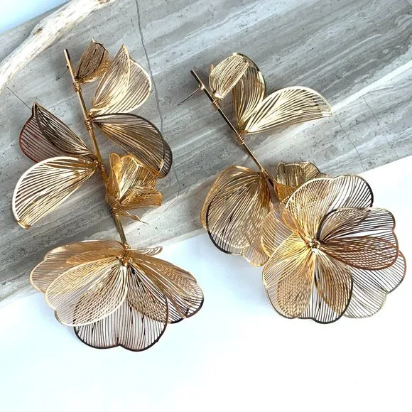 NEW ~ Anthropologie Gold Wire Flower drop Earrings - Picture 6 of 8